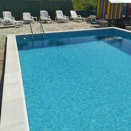 Hotel семеен балканъ-априлци