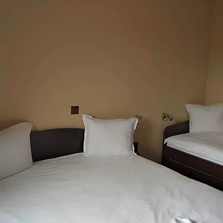 Hotel семеен балканъ-априлци Apriltsi (Lovech)