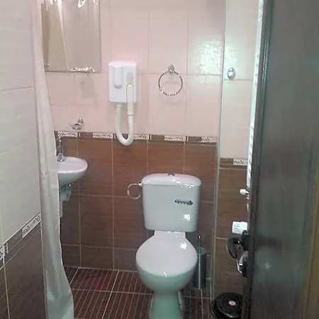 Hotel семеен балканъ-априлци 2*