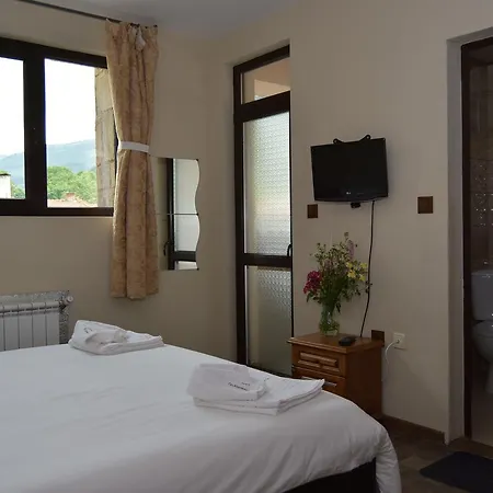 семеен балканъ-априлци Хотел 2*