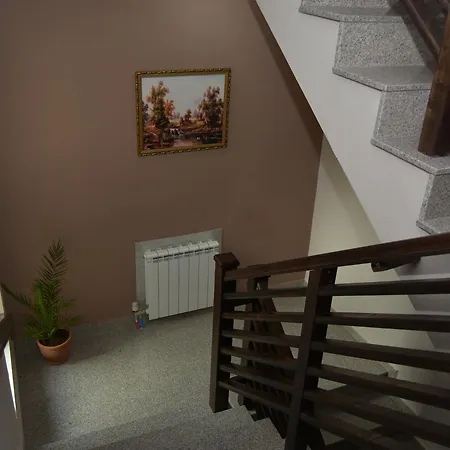 семеен балканъ-априлци Хотел 2*