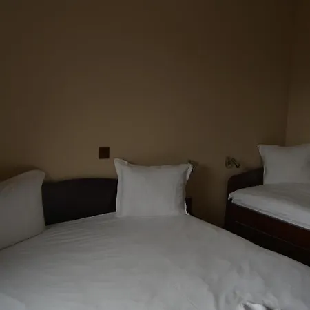 семеен балканъ-априлци Хотел 2*