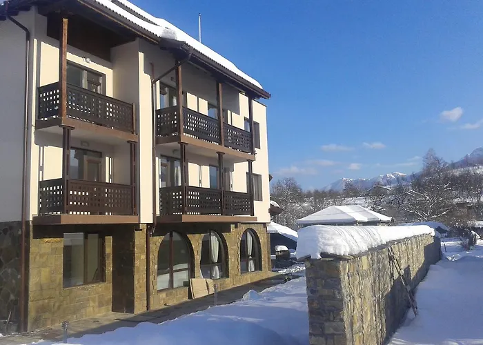 семеен балканъ-априлци 2* 阿普里尔齐