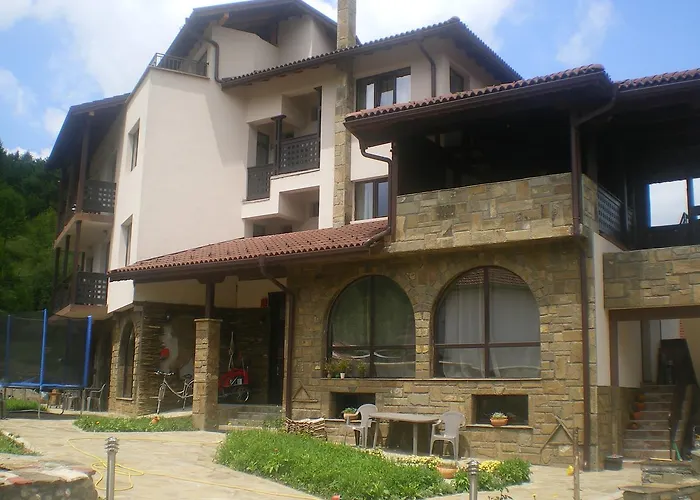 семеен балканъ-априлци 2*