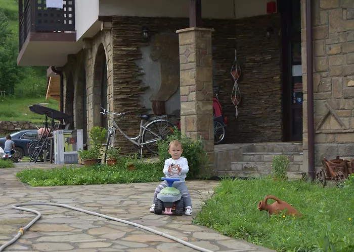 семеен балканъ-априлци 2*